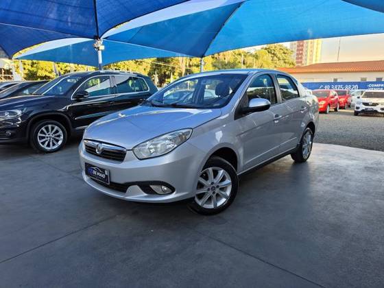 FIAT GRAND SIENA 1.4 MPI ATTRACTIVE 8V FLEX 4P MANUAL FIAT GRAND SIENA 1.4 MPI ATTRACTIVE 8V FLEX 4P MANUAL